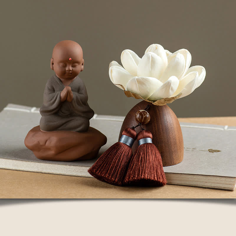 ATELIER-TIBET – Statue Bouddha en Bois de Pêcher Noir 5,4 cm | Décoration Zen Fleur