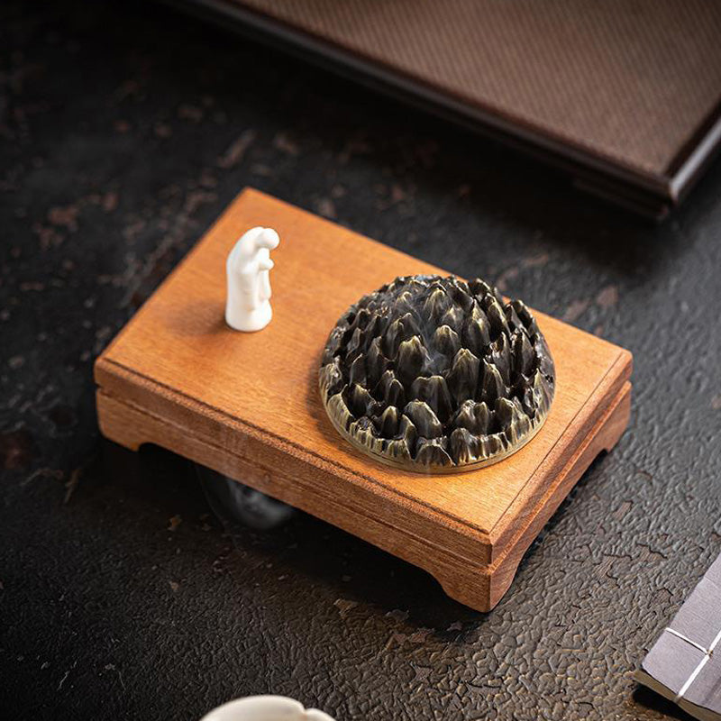 ATELIER-TIBET | Brûleur d’Encens Montagne Zen avec Moine – Base en Bois Naturel