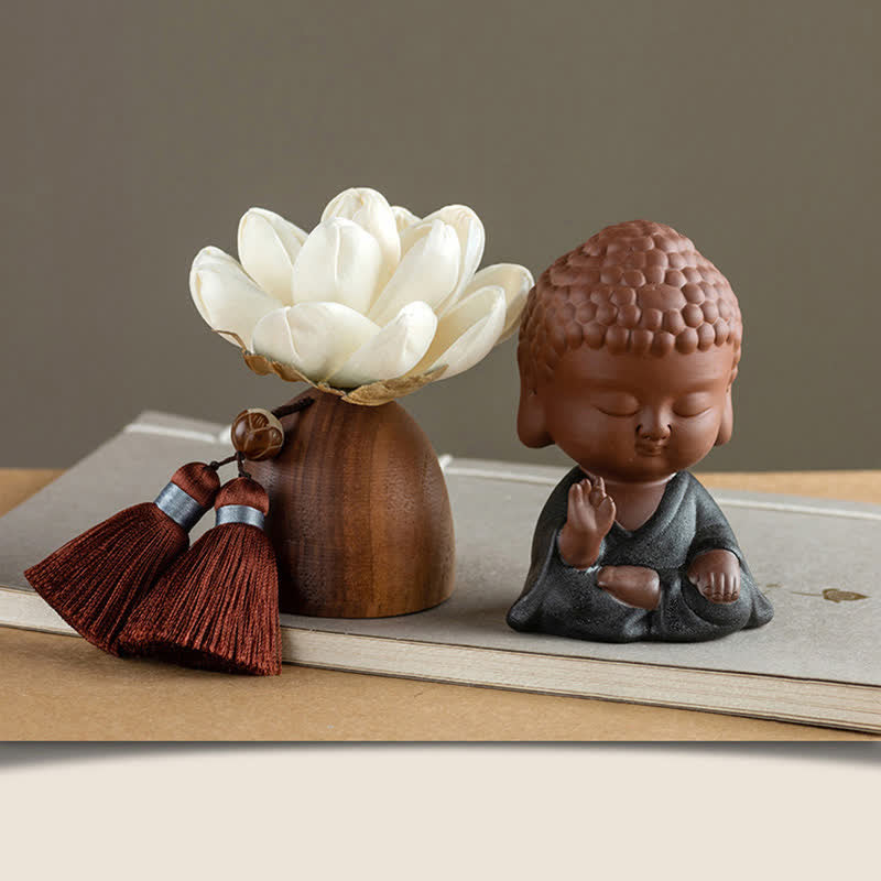 ATELIER-TIBET – Statue Bouddha en Bois de Pêcher Noir 5,4 cm | Décoration Zen Fleur
