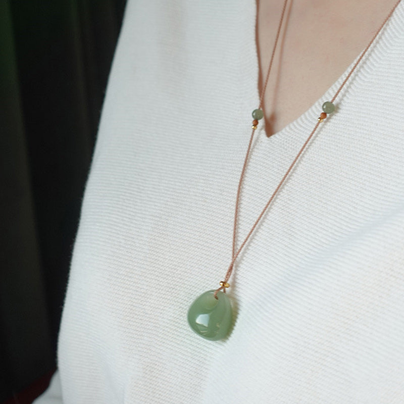ATELIER-TIBET – Collier Pendentif en Jade Naturel