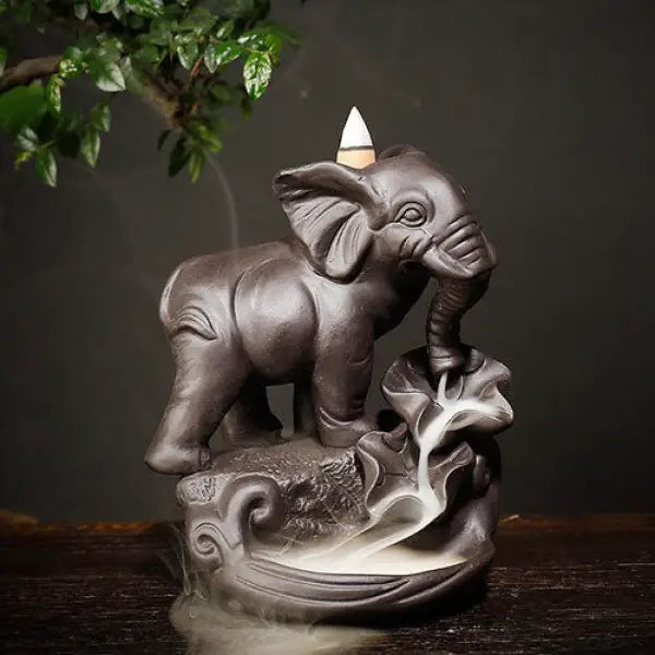 ATELIER-TIBET – Brûle-Encens Cascade Éléphant en Céramique 4 Une présence décorative douce pour une atmosphère apaisante A