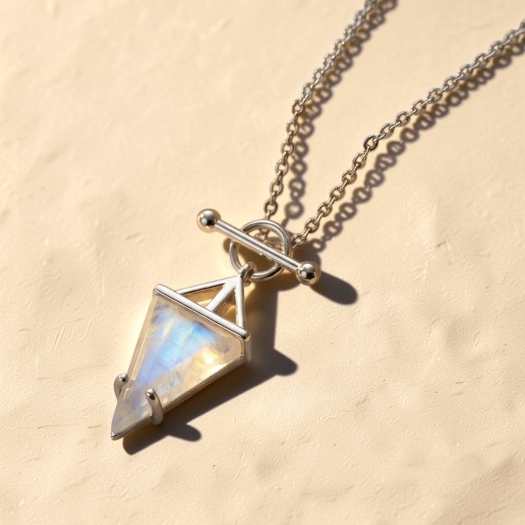 ATELIER-TIBET – Pendentif Pointe d’Équilibre en Pierre de Lune