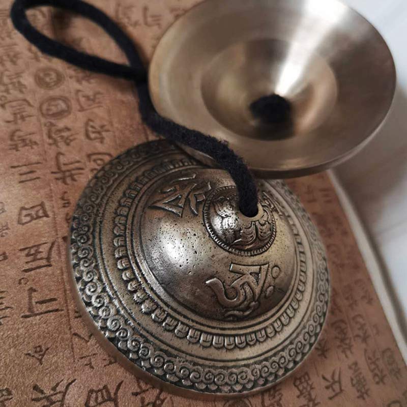 ATELIER-TIBET Cloches Tingsha en Cuivre – Cymbales Tibétaines de Méditation avec Mantra “Om Mani Padme Hum”