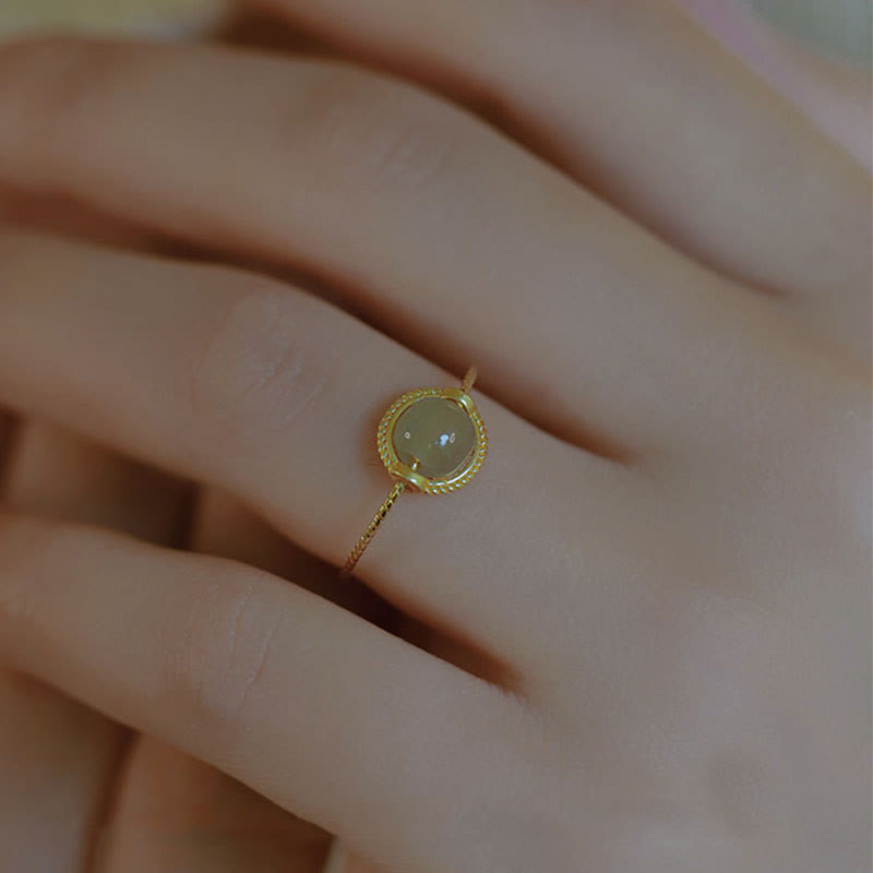 ATELIER-TIBET – Bague Chance & Prospérité en Jade Naturel – Cuivre Plaqué Or 14 Carats – Ajustable