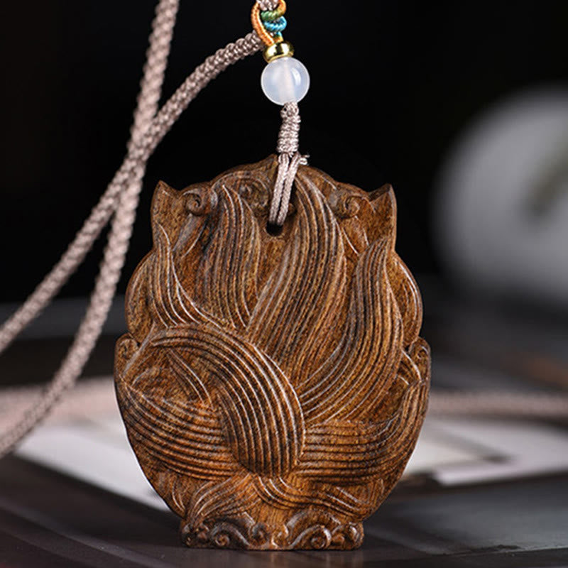 ATELIER-TIBET – Collier Symbolique Renard à Neuf Queues en Bois d’Agar Naturel