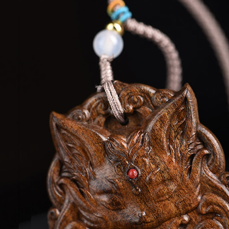 ATELIER-TIBET – Collier Symbolique Renard à Neuf Queues en Bois d’Agar Naturel