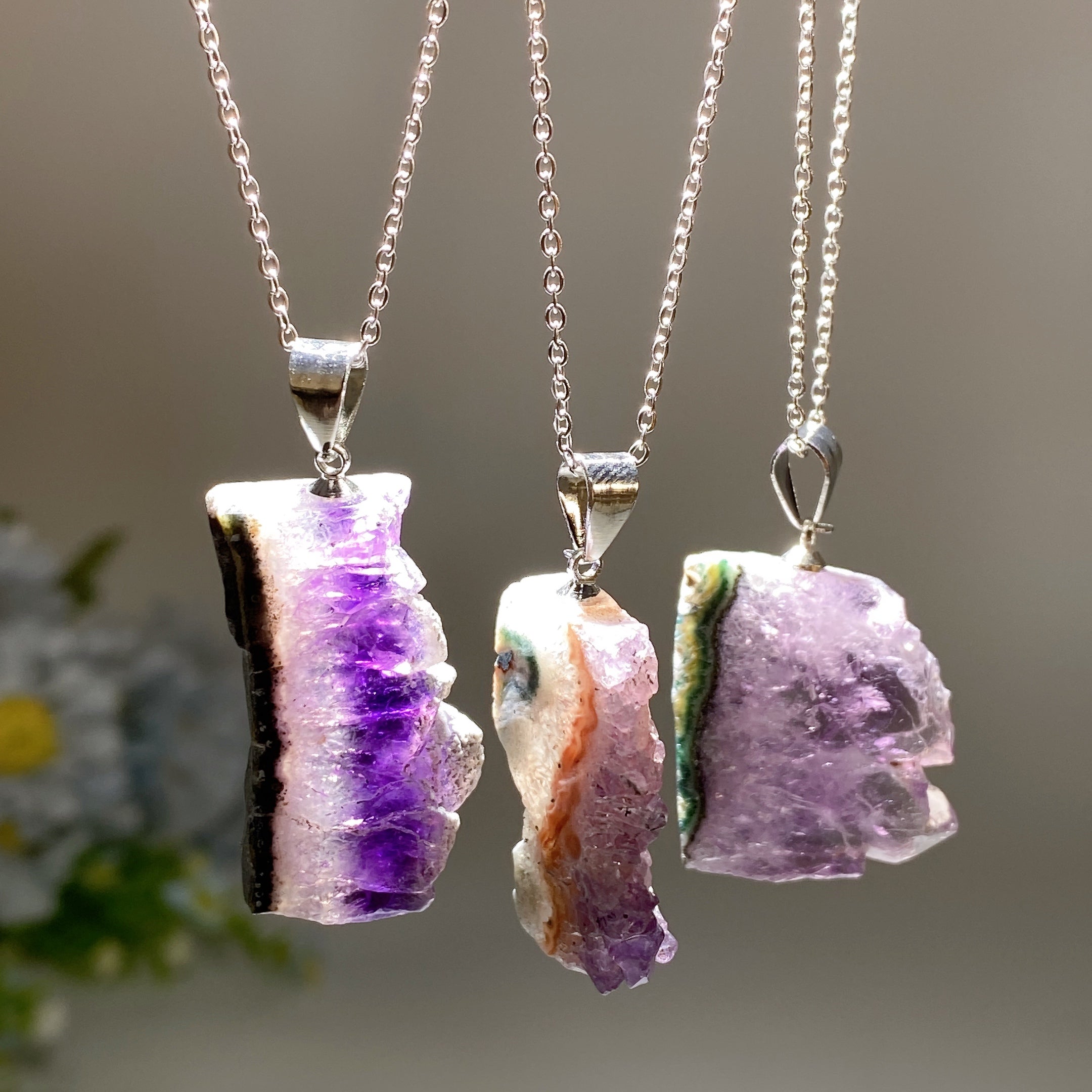 ATELIER-TIBET – Collier en Améthyste Naturelle Brute – Pendentif Cristal 20 mm & Chaîne Argentée – Unisexe