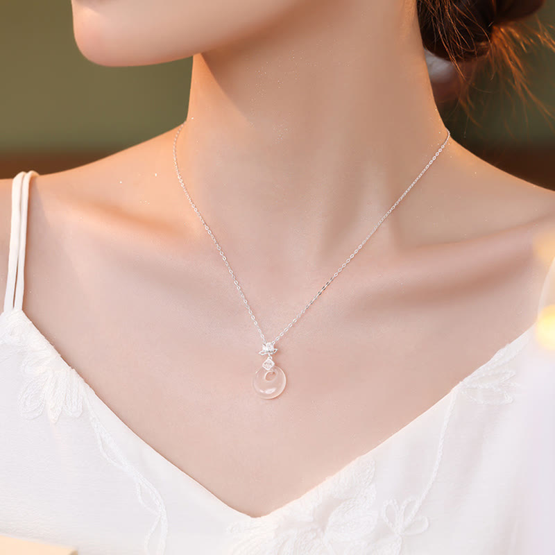 ATELIER-TIBET – Collier Lotus en Calcédoine & Argent 925 – Symbole Fu