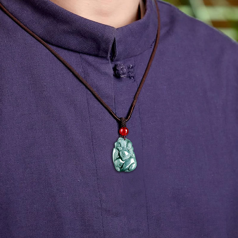 ATELIER-TIBET – Collier de Prospérité Renard à Neuf Queues en Jade Vert Naturel – Pendentif Symbolique Unisexe