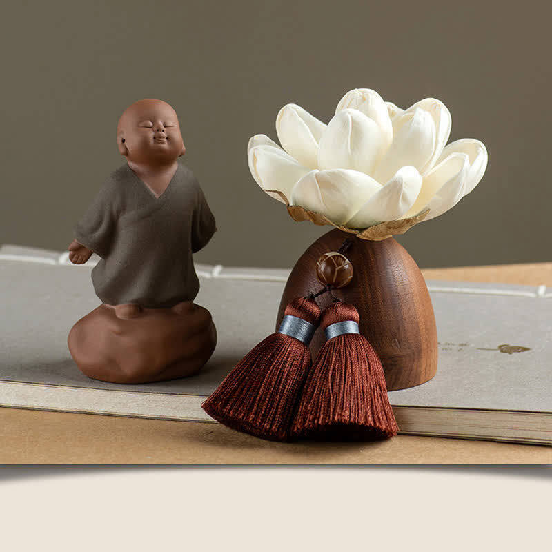 ATELIER-TIBET – Statue Bouddha en Bois de Pêcher Noir 5,4 cm | Décoration Zen Fleur