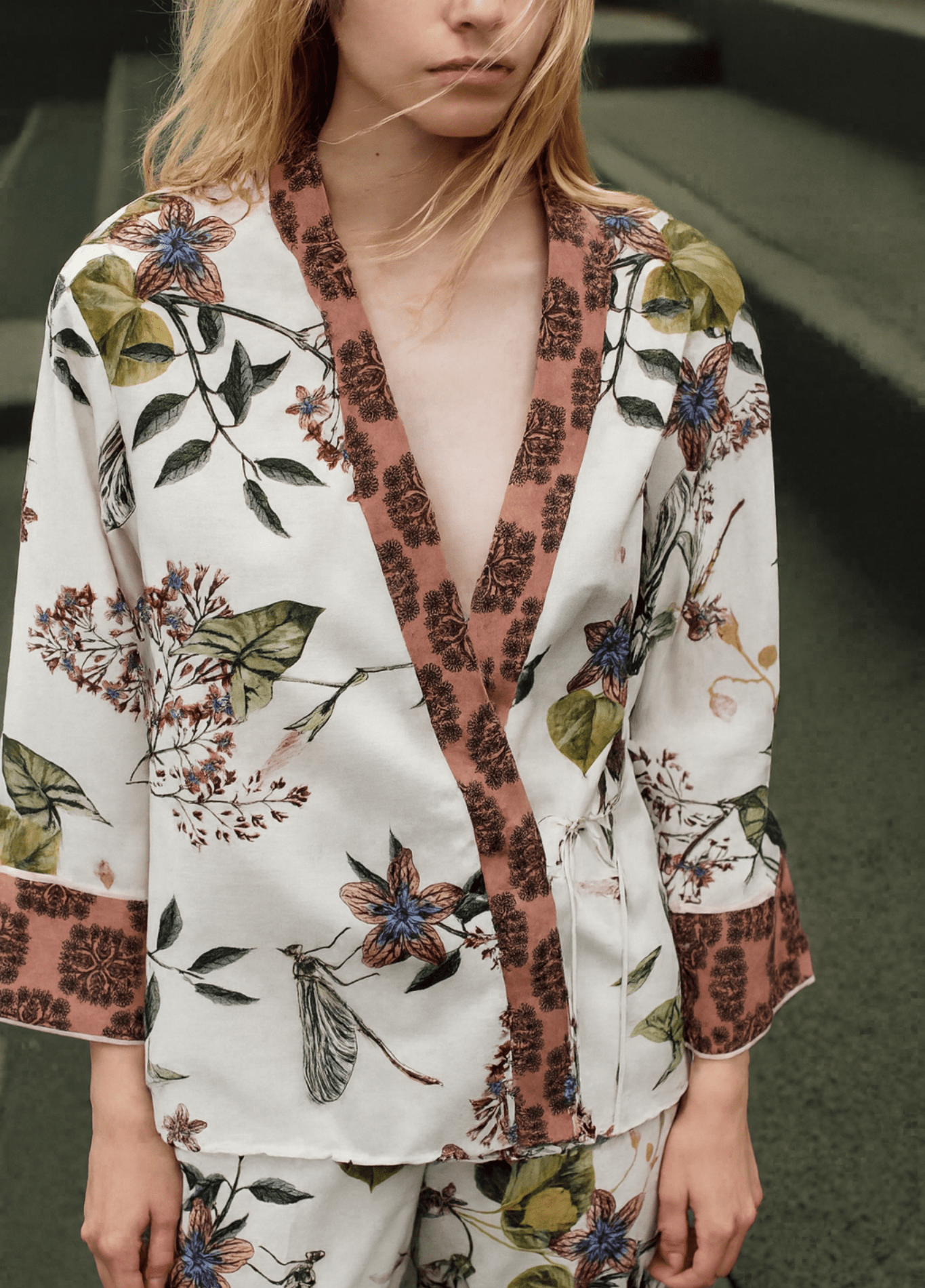 Ensemble kimono femme motif pivoine blanc – Yoko (veste + pantalon)