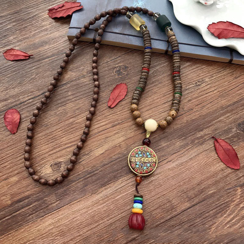 ATELIER-TIBET – Collier Tibétain Om Mani Padme Hum en Bois de Schima & Noix de Coco