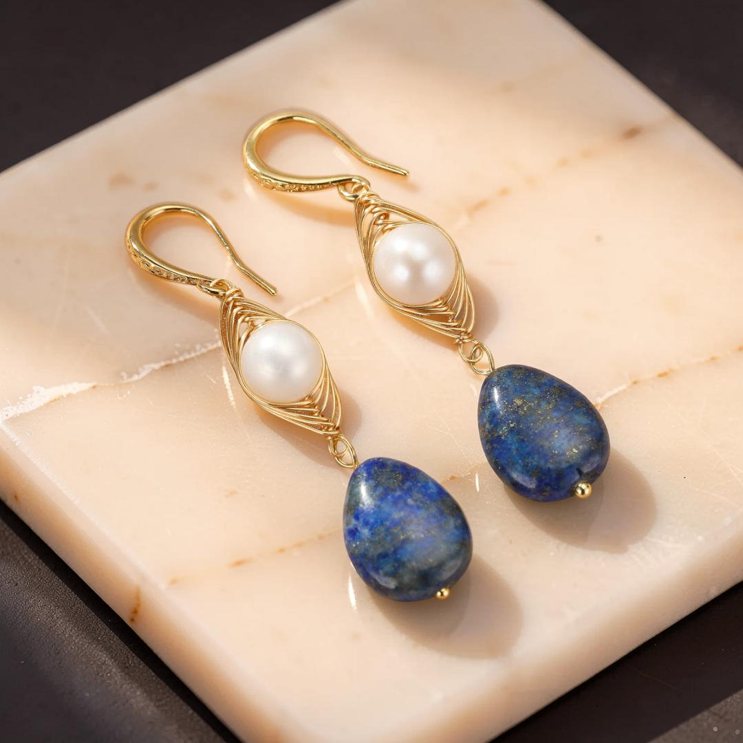 ATELIER-TIBET – Boucles d'Oreilles Perles et Lapis Lazuli - Blanc et Bleu