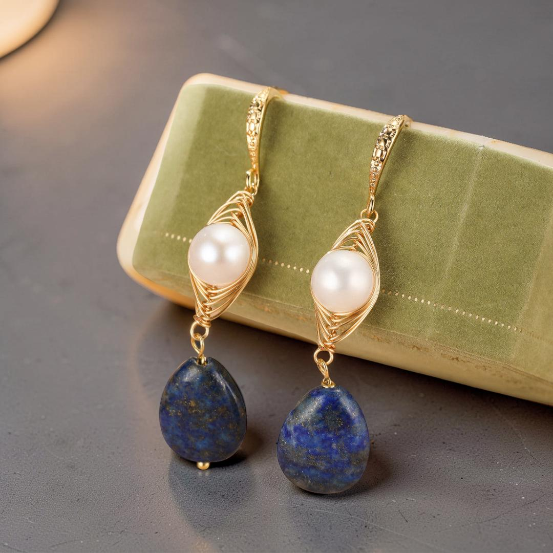 ATELIER-TIBET – Boucles d'Oreilles Perles et Lapis Lazuli - Blanc et Bleu