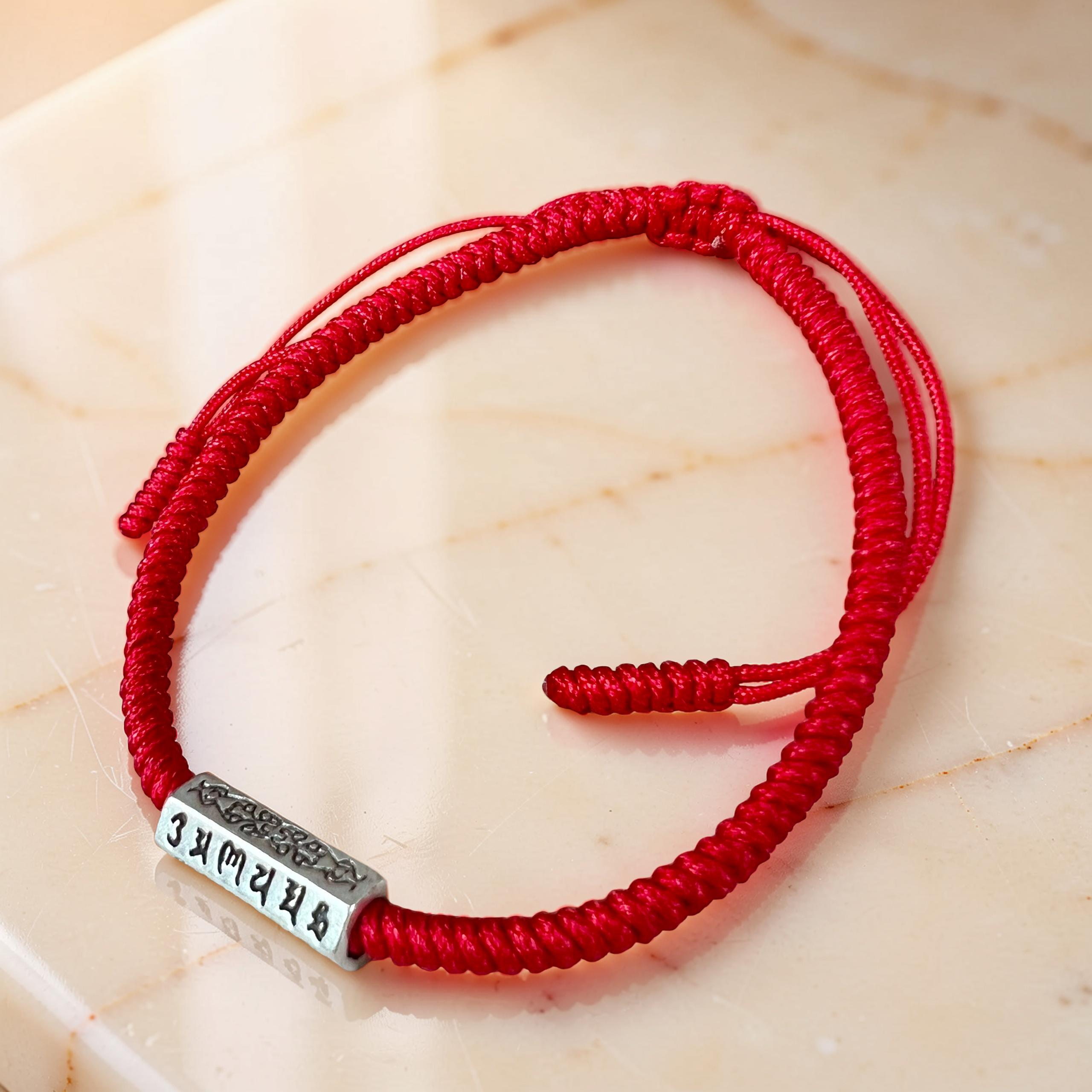ATELIER-TIBET – Bracelet Six Mantras Fil Rouge – Harmonie et Créativité
