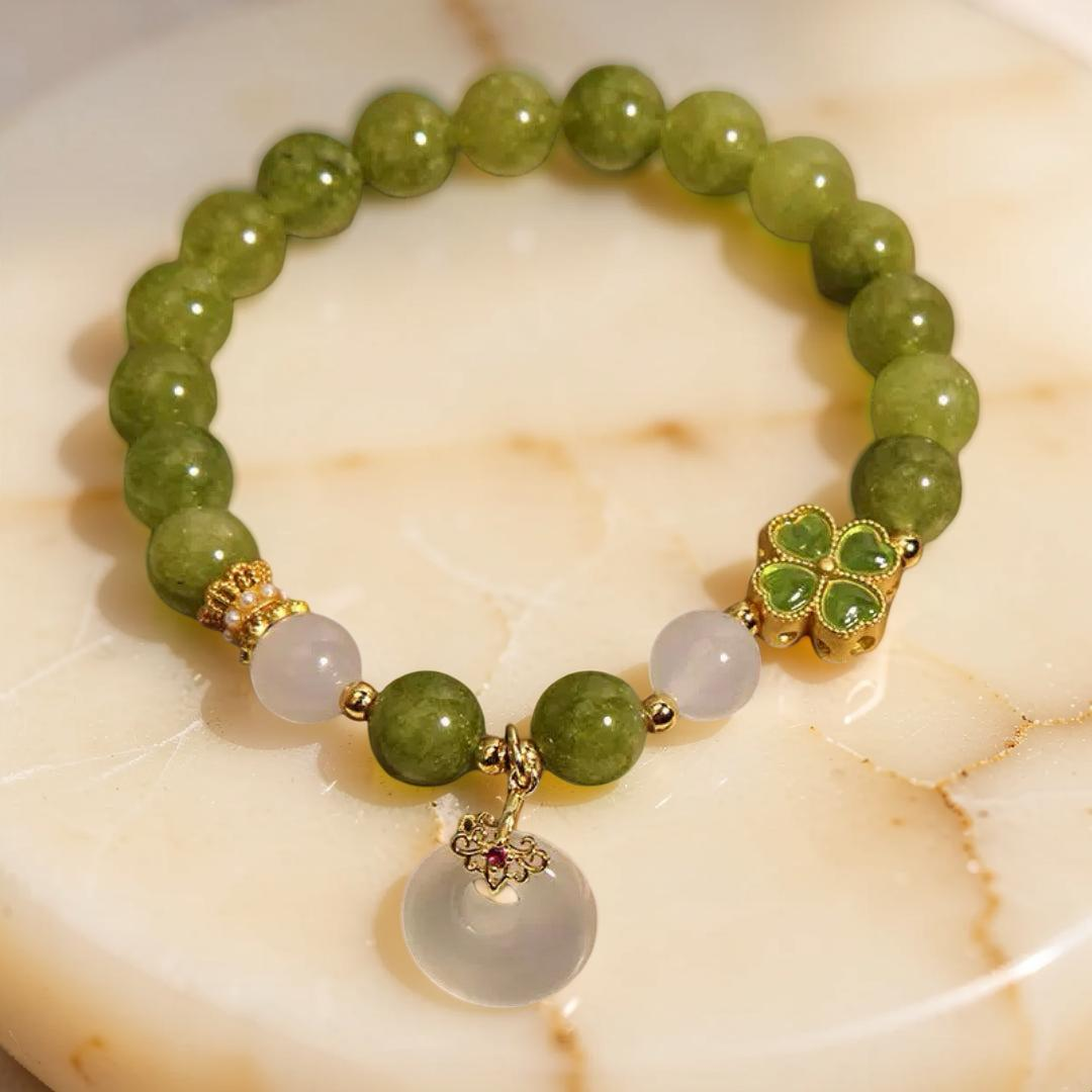 ATELIER-TIBET – Bracelet Tourmaline Verte et Jade – Trèfle Porte-Chance