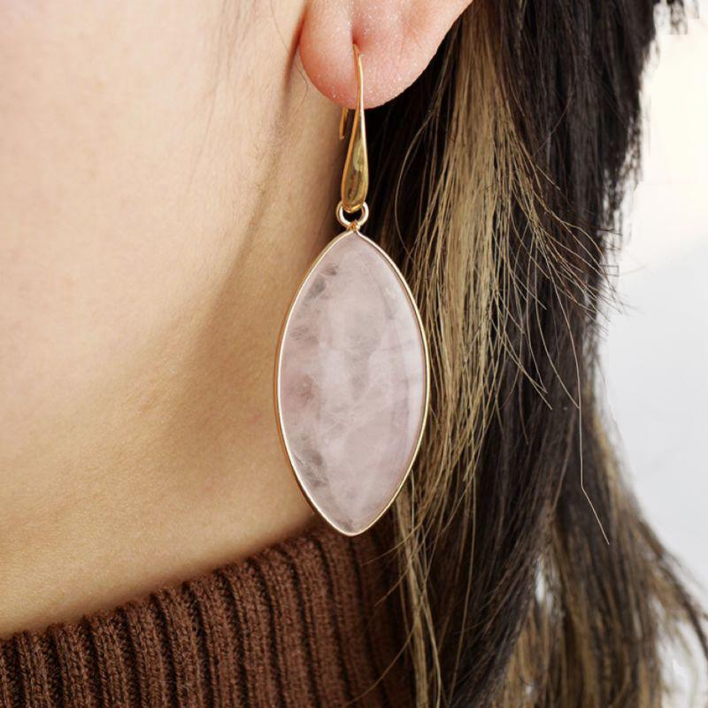 ATELIER-TIBET – Boucles d'Oreilles Quartz Rose – Élégance Lumineuse