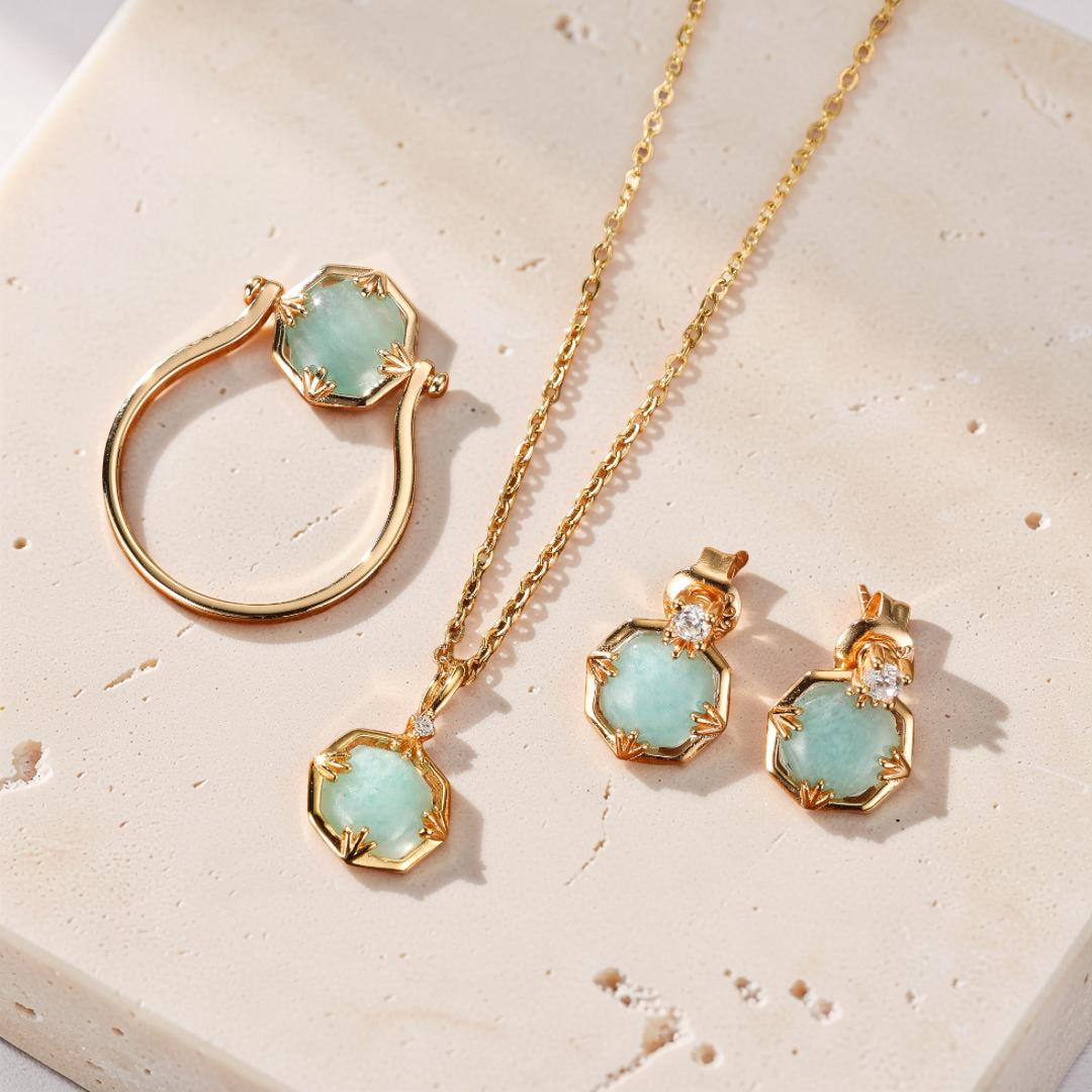 ATELIER-TIBET – Boucles d'Oreilles Amazonite et Cristal de Roche – Danse des Étoiles, Argent Plaqué Or