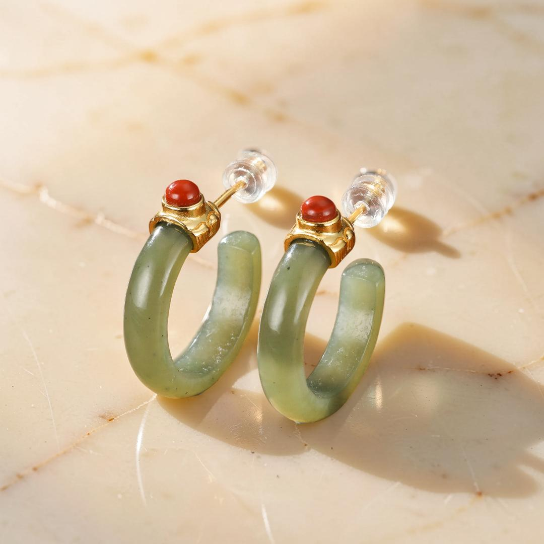 ATELIER-TIBET – Boucles d'Oreilles Créoles Jade et Agate – Charme Antique, Argent Plaqué Or