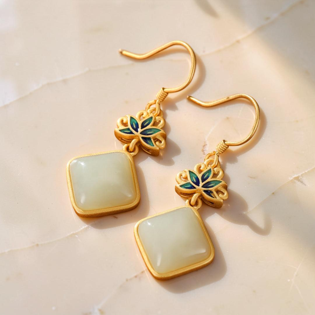 ATELIER-TIBET – Boucles d'Oreilles Jade Blanc – Éveil Lotus Bleu, Argent Plaqué Or
