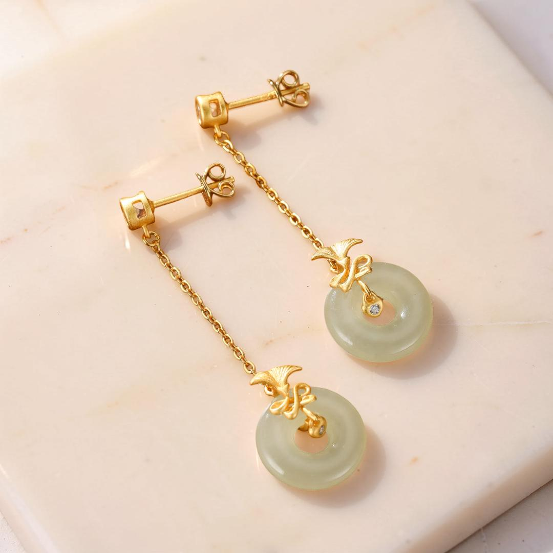 ATELIER-TIBET – Boucles d'Oreilles Jade Blanc – Grâce d'Œillet, Argent Plaqué Or
