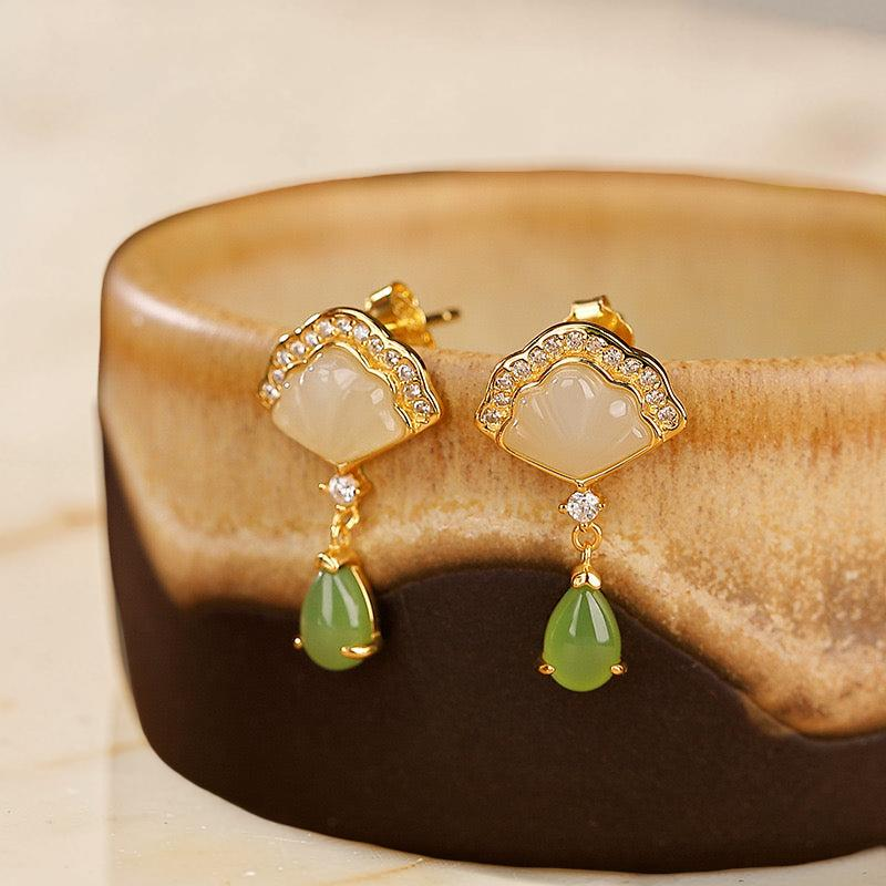 ATELIER-TIBET – Boucles d'Oreilles Jade – Cœur de Nacre, Argent Plaqué Or