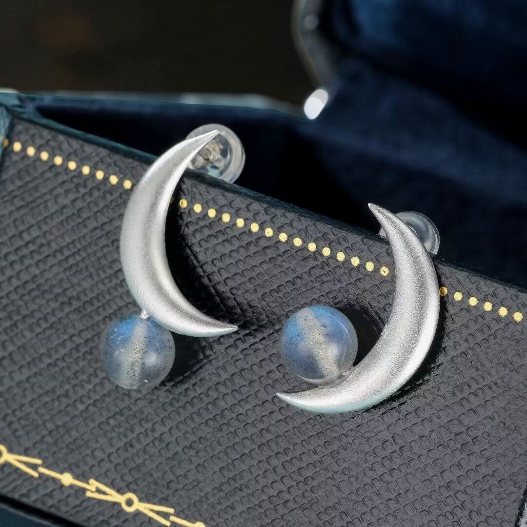 ATELIER-TIBET – Boucles d'Oreilles Labradorite – Croissant Enchanté, Argent