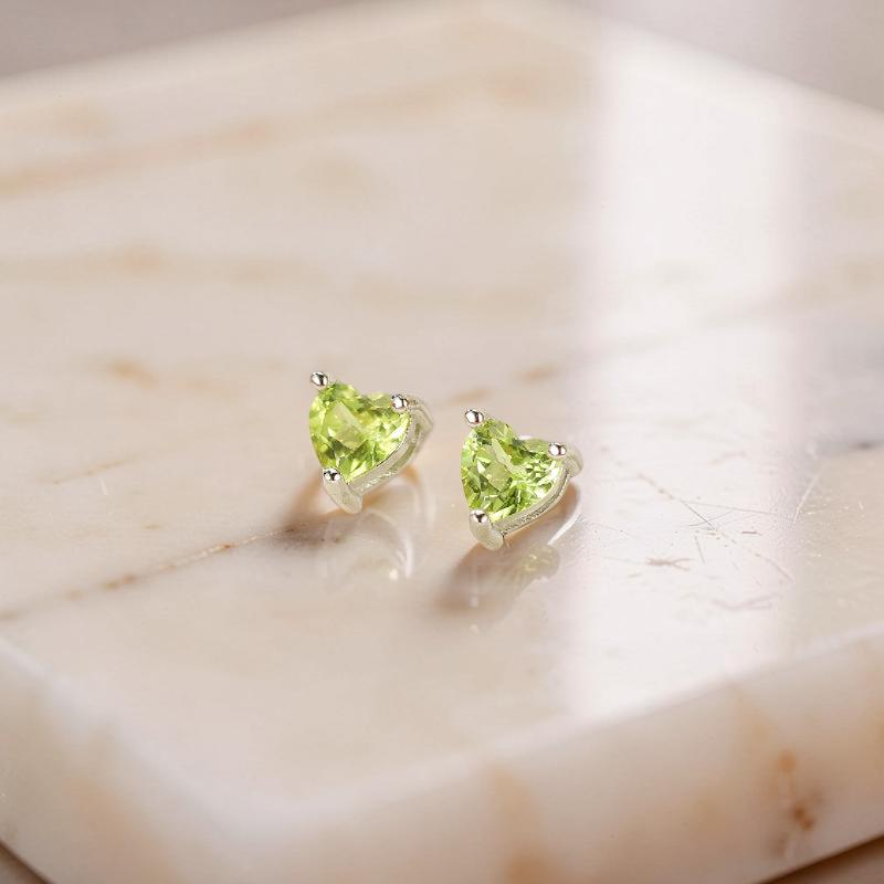 ATELIER-TIBET – Boucles d'Oreilles Péridot – Cœur Verdoyant, Argent