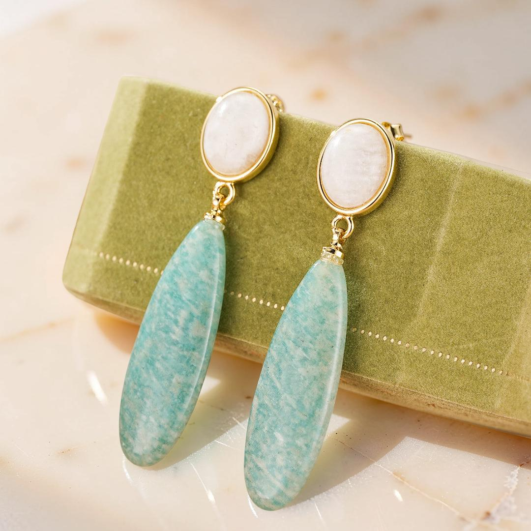 ATELIER-TIBET – Boucles d’Oreilles Amazonite et Pierre de Lune – Élégance Nocturne
