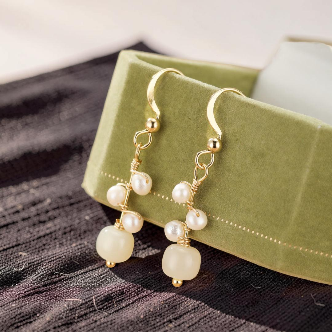 ATELIER-TIBET – Boucles d’Oreilles Jade Néphrite et Perles – Élégance Naturelle