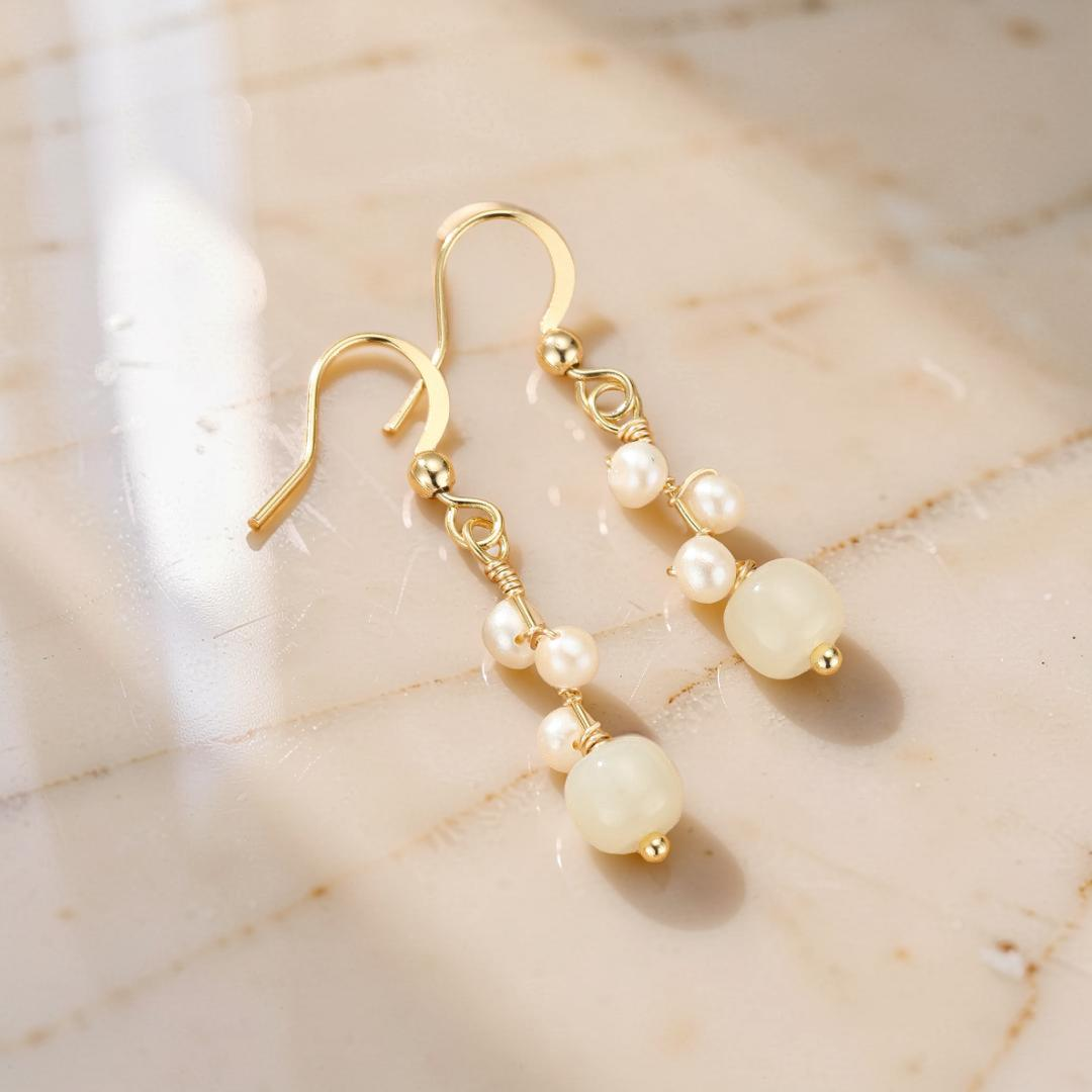 ATELIER-TIBET – Boucles d’Oreilles Jade Néphrite et Perles – Élégance Naturelle