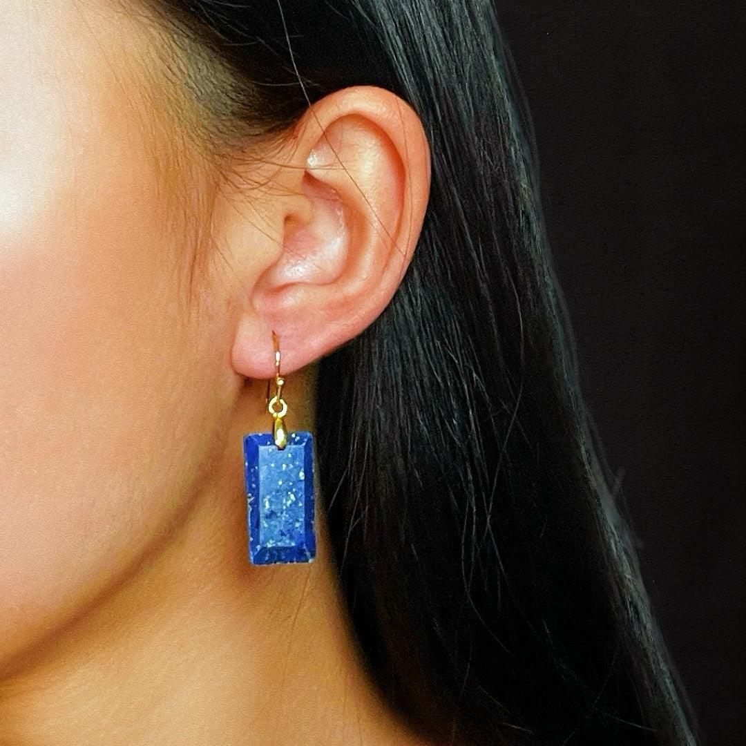 ATELIER-TIBET – Boucles d’Oreilles Lapis Lazuli – Rectangle Intuitif