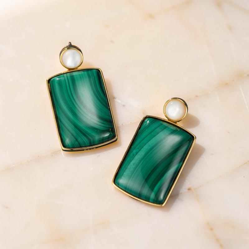 ATELIER-TIBET – Boucles d'Oreilles Malachite et Nacre – Luminosité, Argent Plaqué Or