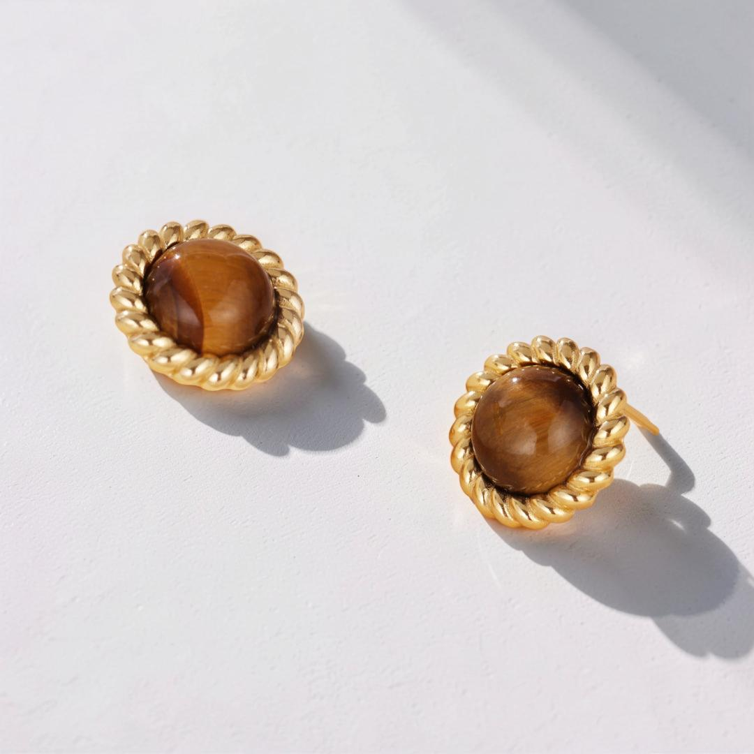 ATELIER-TIBET – Boucles d'Oreilles Œil de Tigre – Éclat Captivant, Argent Plaqué Or