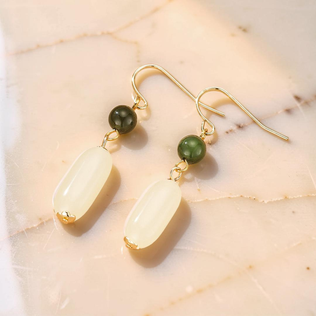 ATELIER-TIBET – Boucles d’Oreilles Pendantes Jade – Harmonie Bicolore
