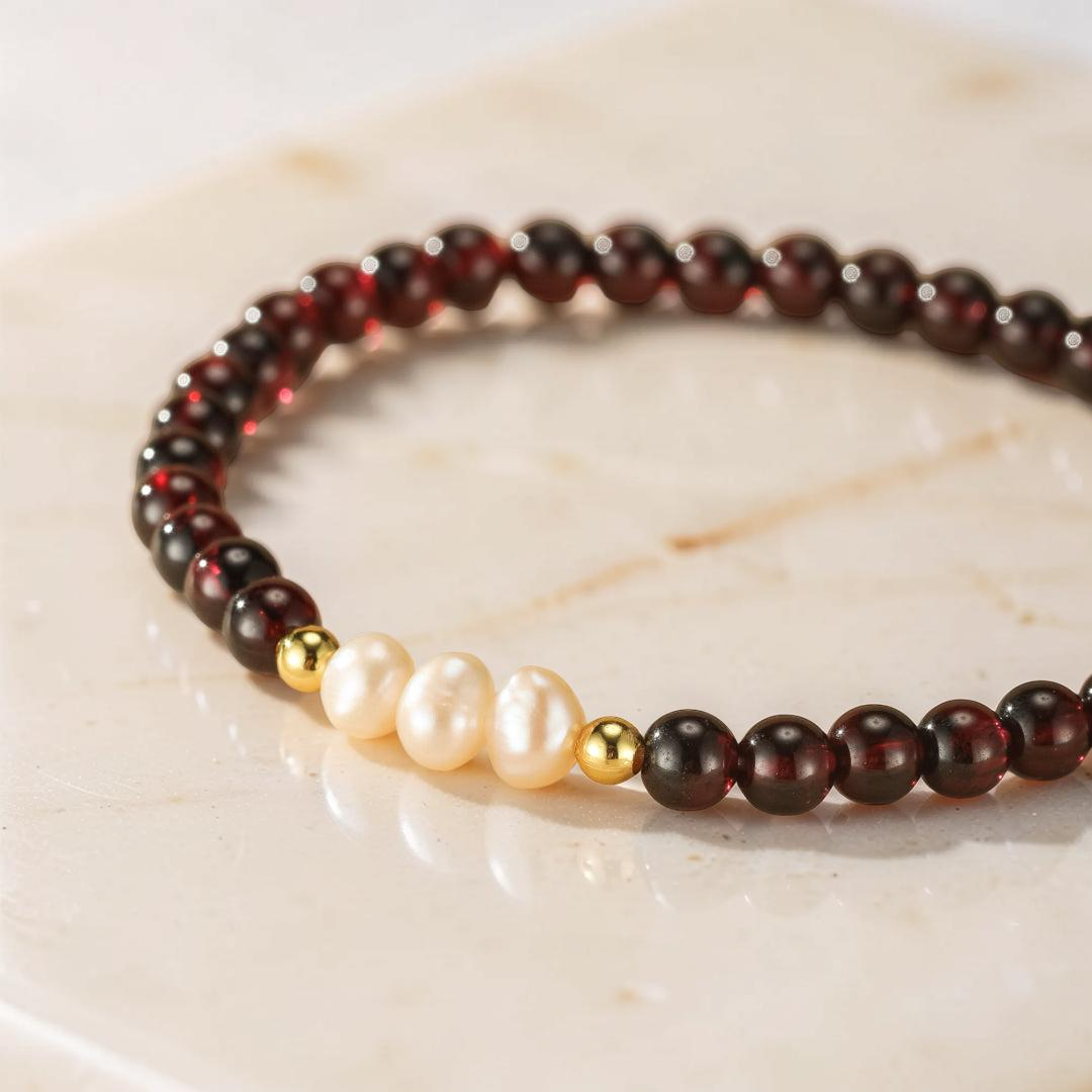 ATELIER-TIBET – Bracelet Grenat et Perle – Murmures du Crépuscule, Or 14K Laminé