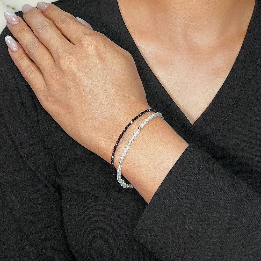 ATELIER-TIBET – Bracelet Labradorite et Cristal de Roche – Charme Subtil