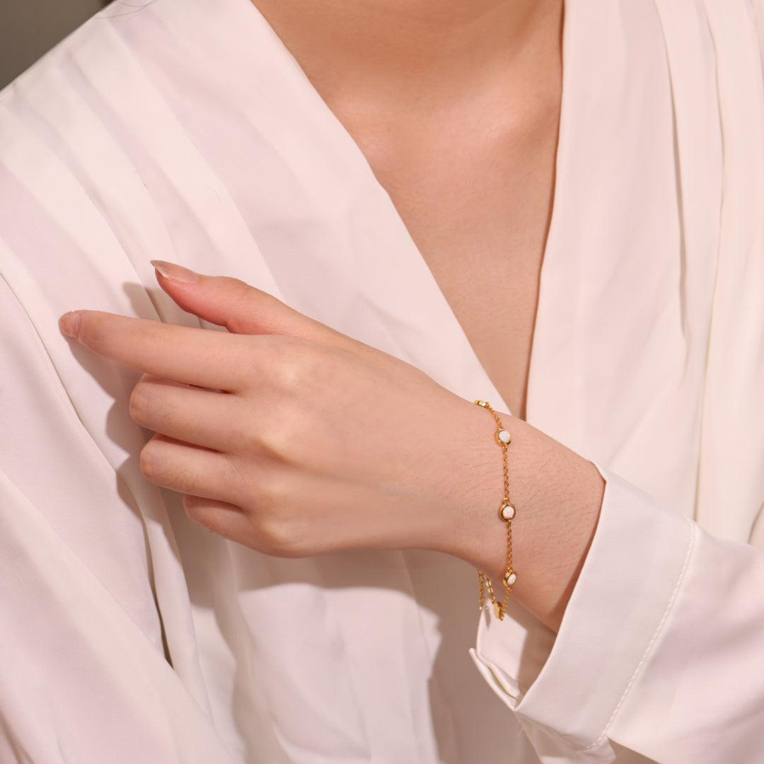 ATELIER-TIBET – Bracelet Opale – Éclat de Neige, Argent Plaqué Or