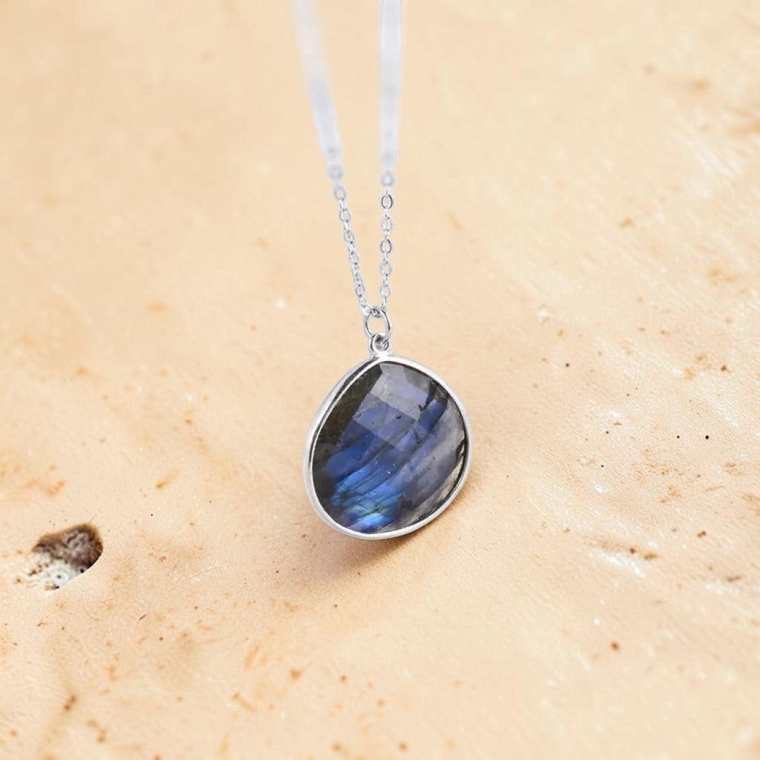 ATELIER-TIBET – Pendentif Protection Élégant en Labradorite
