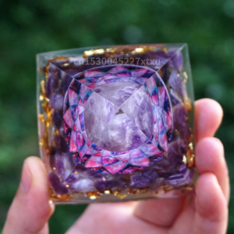 ATELIER-TIBET Pyramide en Orgonite et Améthyste de 10cm