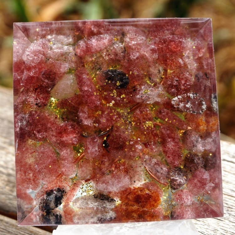 ATELIER-TIBET Pyramide en Orgonite et Quartz Rose de 10cm