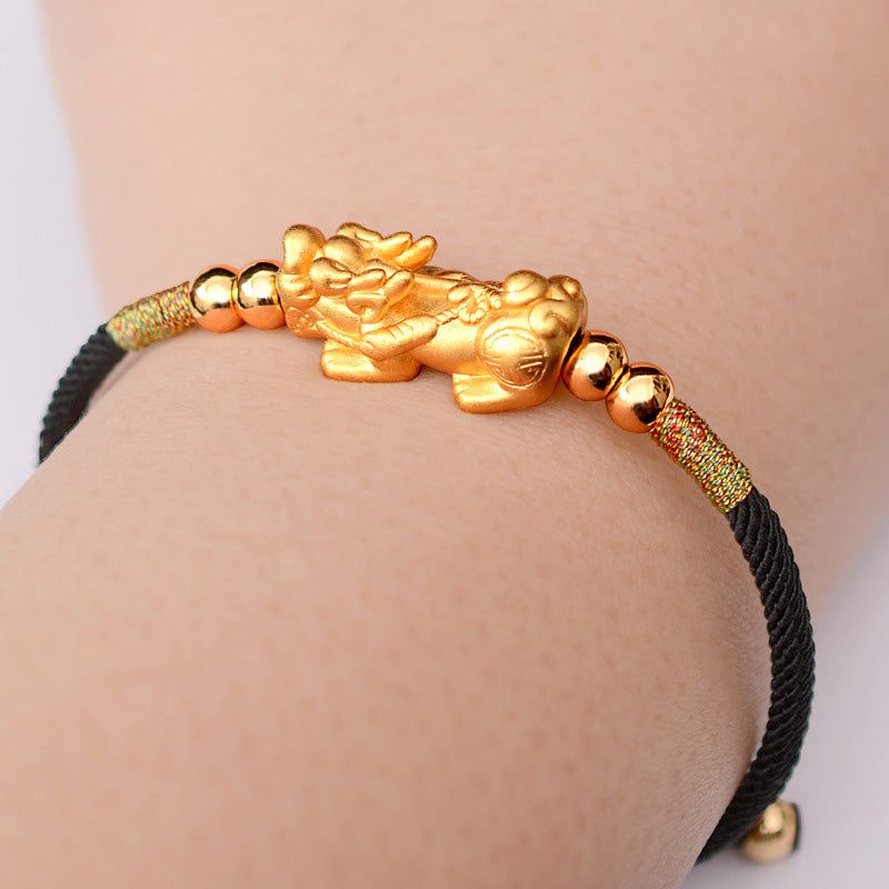 ATELIER-TIBET – Bracelet Pixiu Luck en Fil Rouge ou Noir & Plaqué Or 24 Carats | Abondance & Protection Symbolique