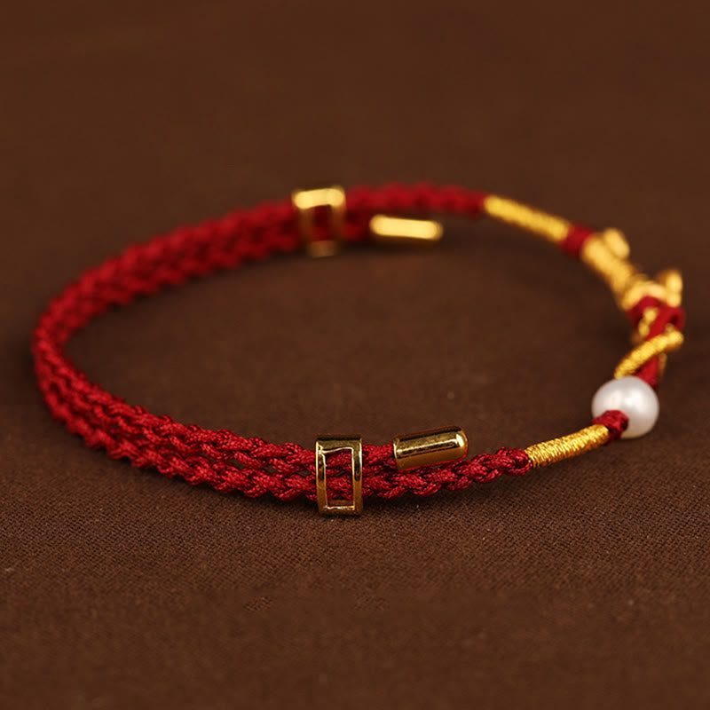ATELIER-TIBET – Bracelet Porte-Bonheur Ruyi Fu en Or 24 Carats & Fil Rouge Ajustable