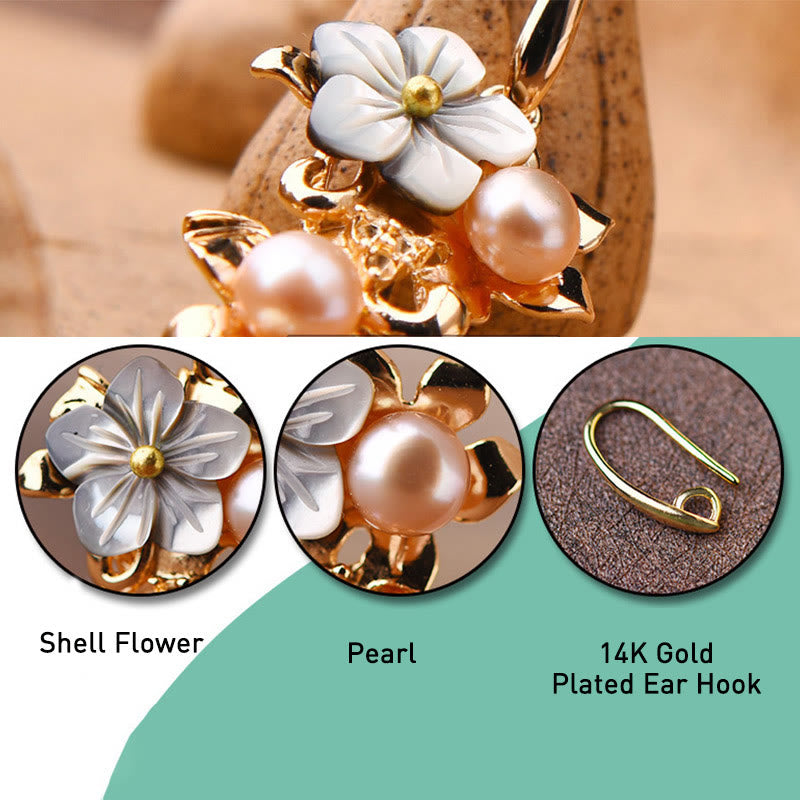 ATELIER-TIBET – Boucles d’Oreilles Pendantes Fleur en Tridacna & Perle d’Eau Douce – Plaqué Or 14 Carats