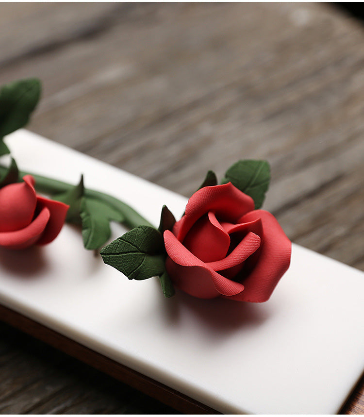 ATELIER-TIBET Porte-Encens en Céramique Roses Sculptées – Élégance Florale (30 cm)