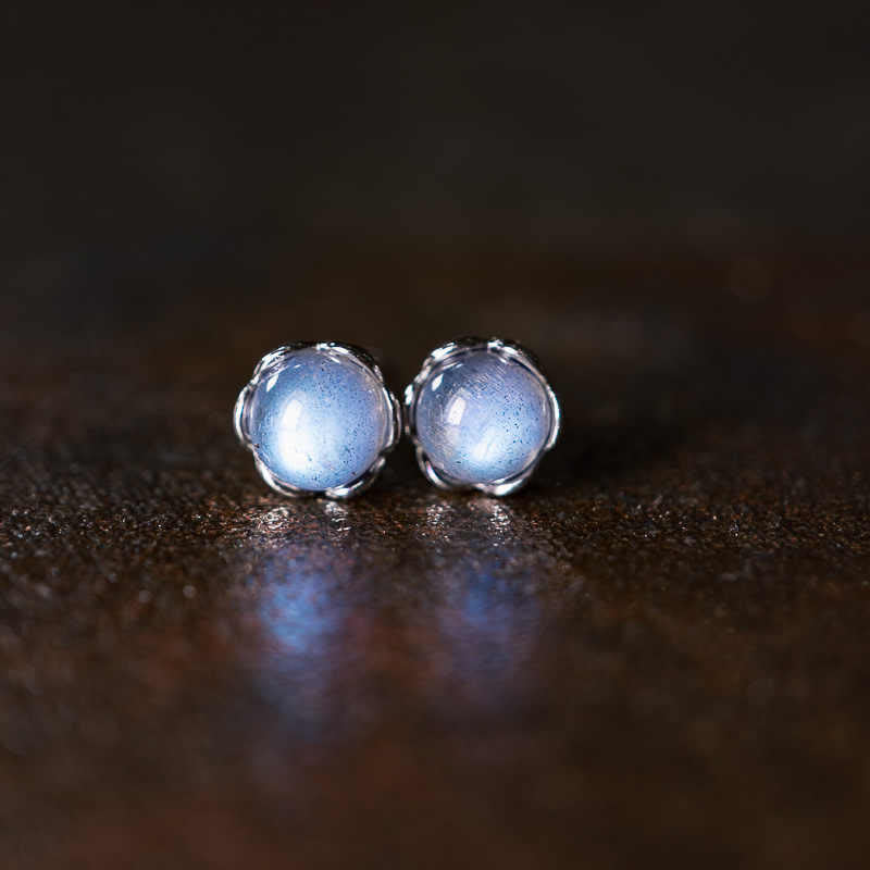 ATELIER-TIBET – Boucles d’Oreilles Clous en Pierre de Lune Naturelle 6 mm – Argent 925