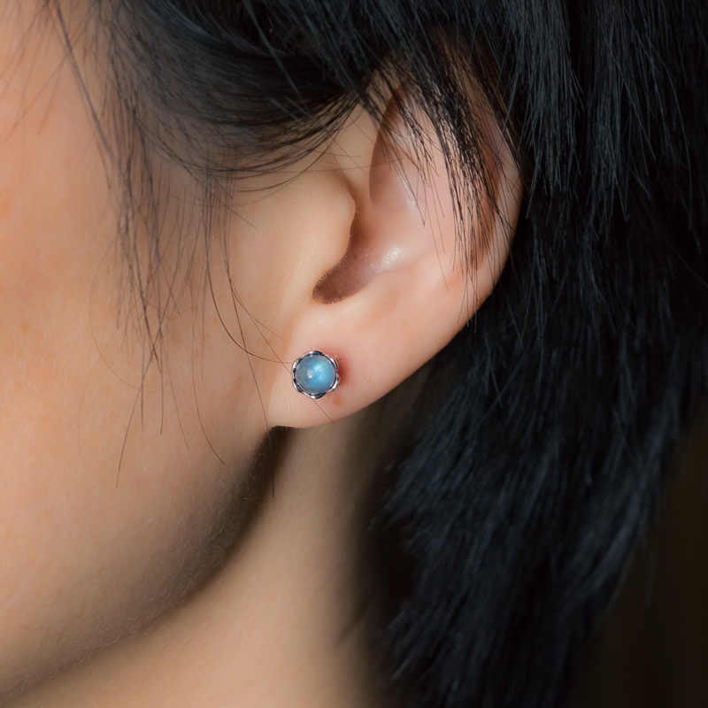 ATELIER-TIBET – Boucles d’Oreilles Clous en Pierre de Lune Naturelle 6 mm – Argent 925