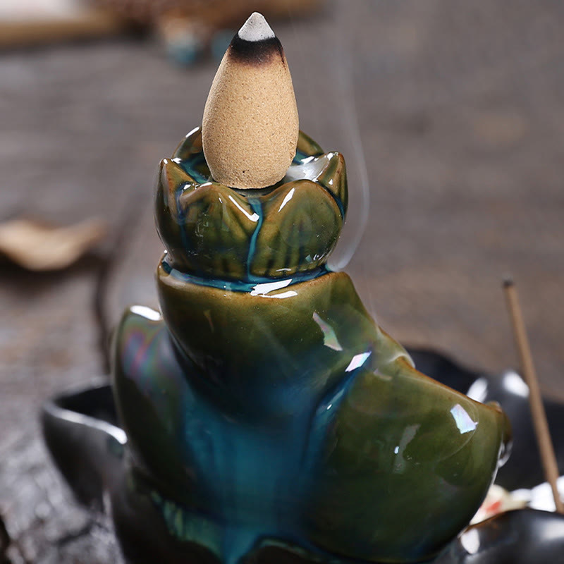 ATELIER-TIBET Porte-Encens à Reflux Lotus avec Poisson Koi en Céramique – 11,5 cm