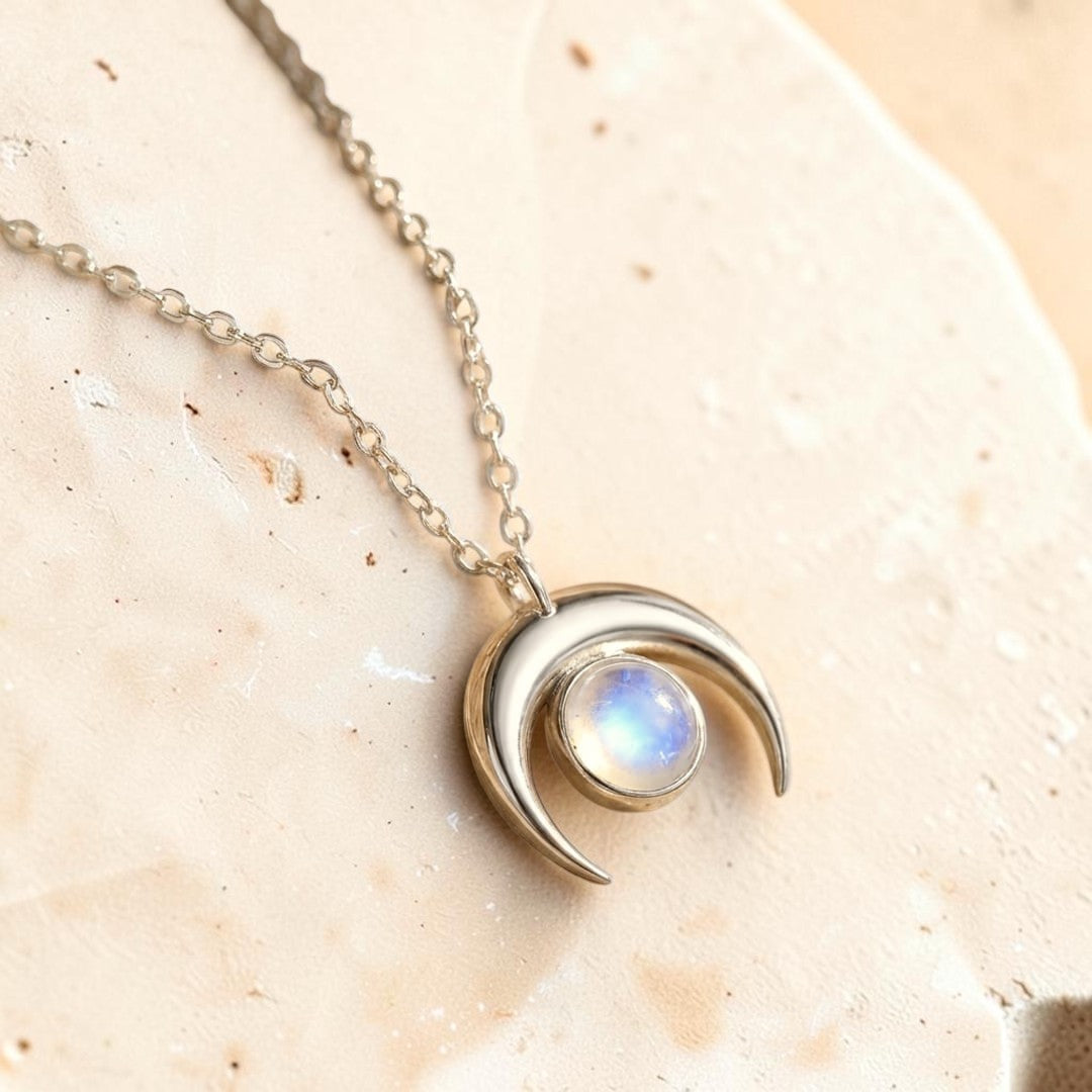 ATELIER-TIBET – Collier Croissant de Lune en Pierre de Lune