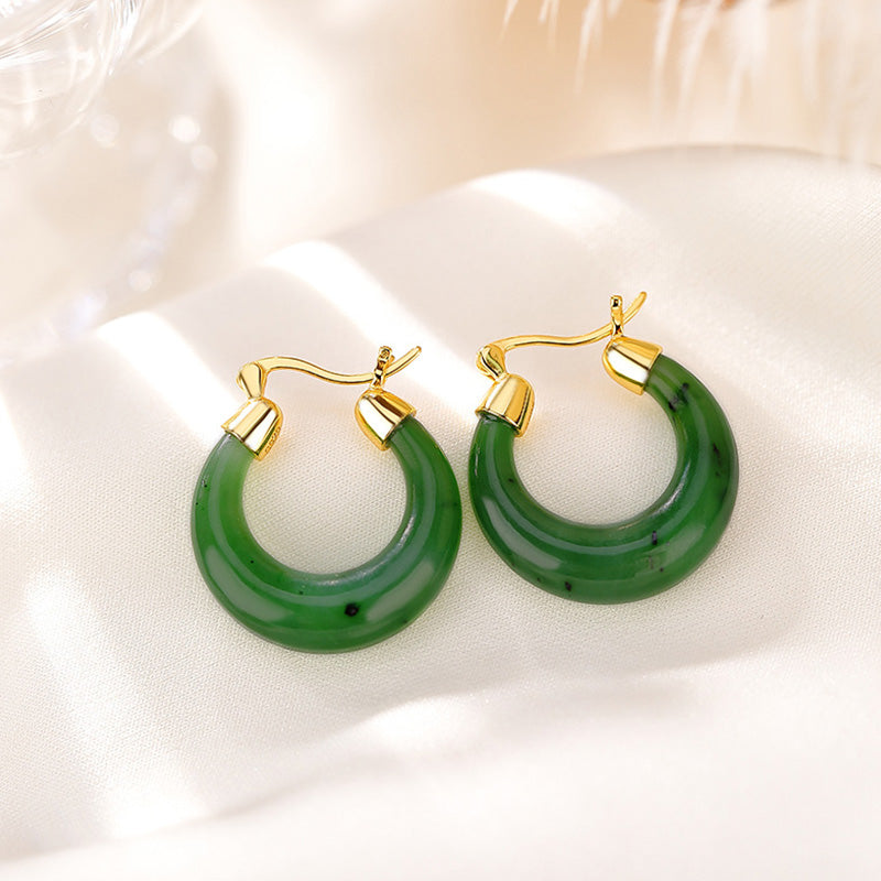 ATELIER-TIBET – Boucles d’Oreilles Pendantes Porte-Bonheur en Jade Hetian Cyan Plaqué Or – 23 mm